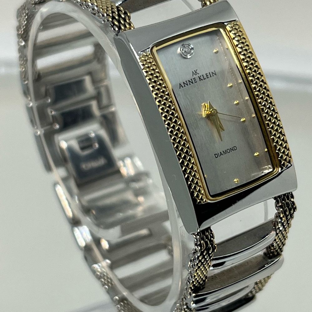 ANNE KLEIN DIAMOND! This is a beautiful watch with a ladder pattern. Size 6 inch